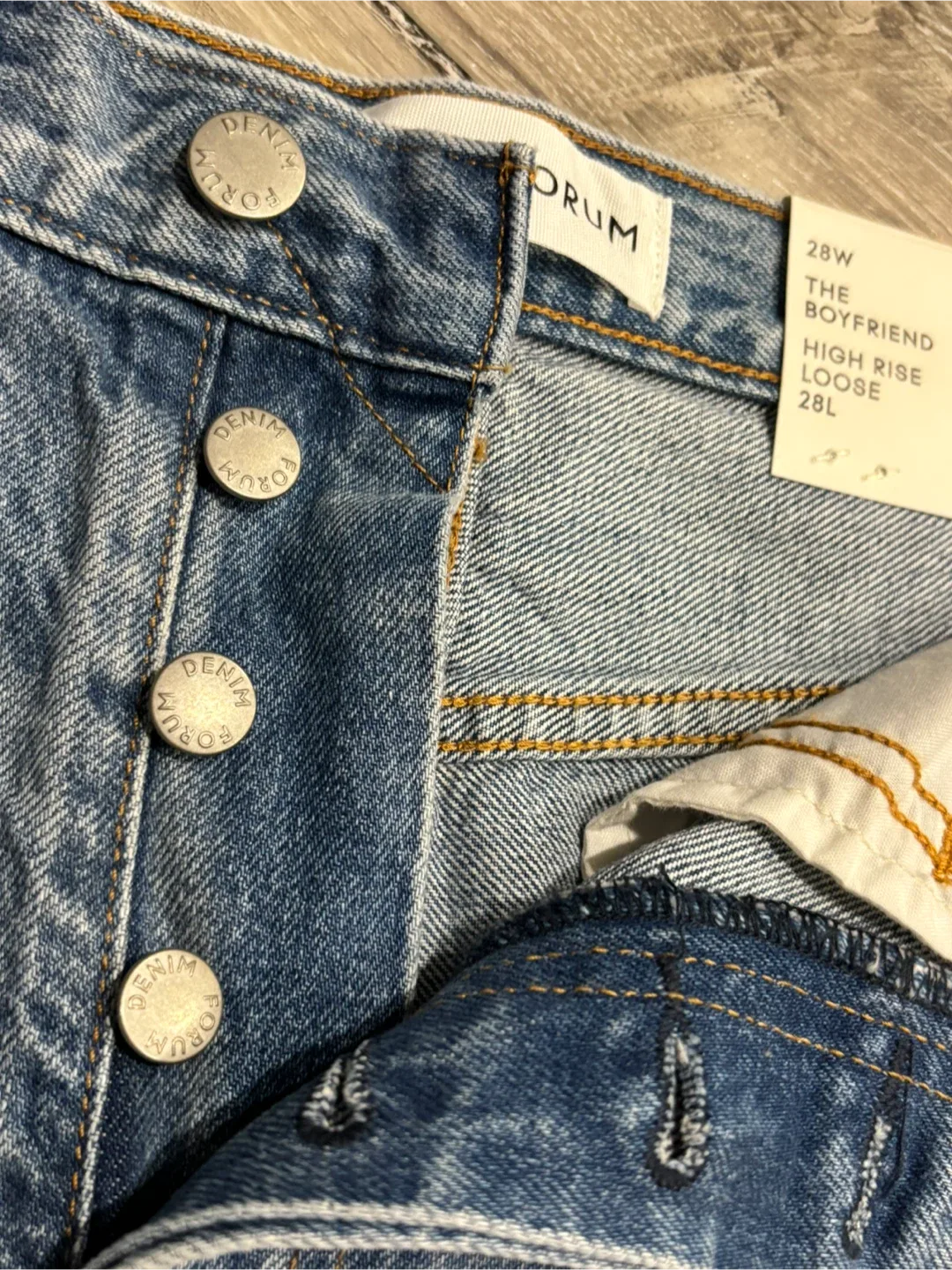 NEW with tags: t Denim Forum Boyfriend High Rise Jeans - sz 28 image indicator(4)