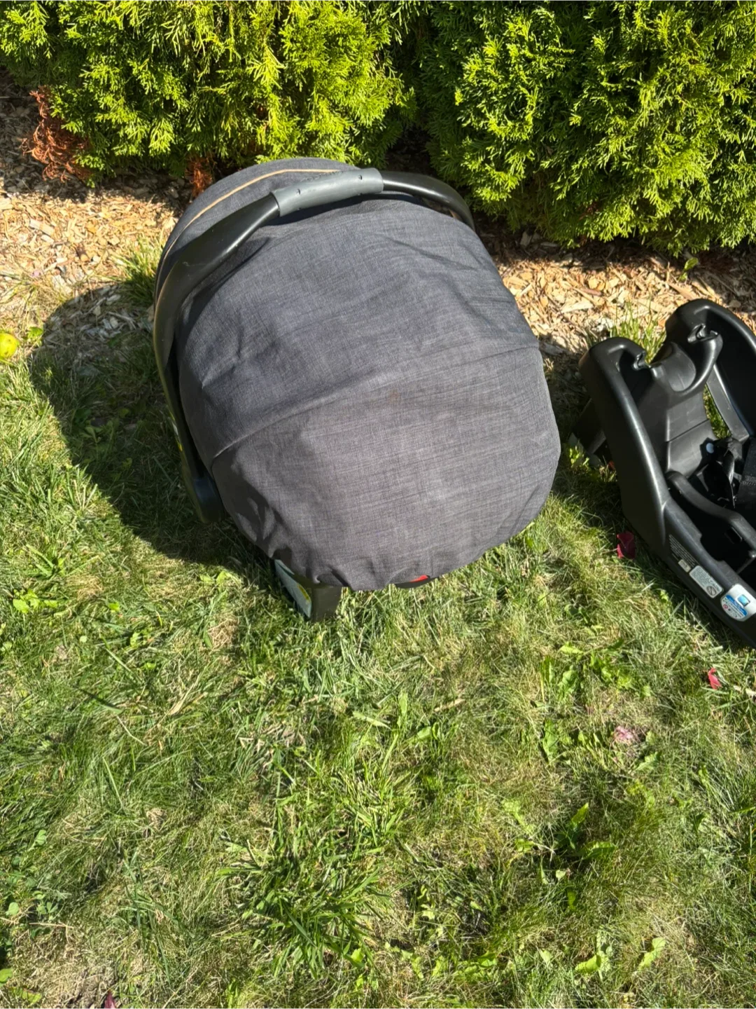 Graco Infant Car Seat with Base image indicator(5)