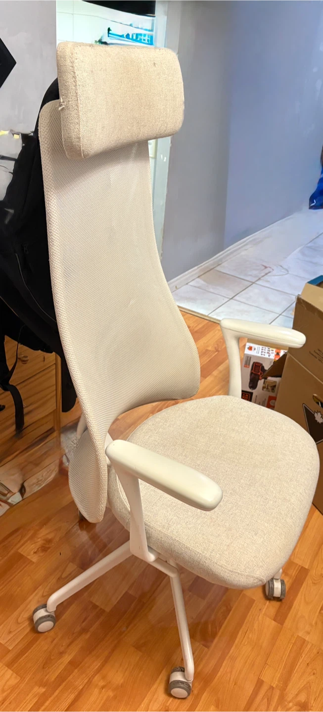 White Ergonomic Office Chair - photo 2