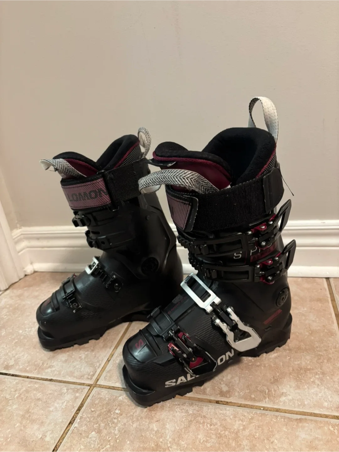 Salomon Ski Boots - Size 22/22.5 image indicator(2)