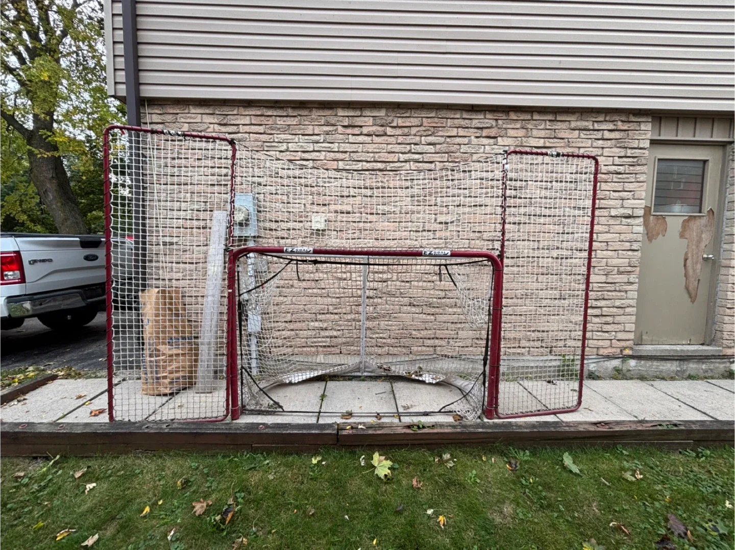 Hockey Net with Side panels thumbnail