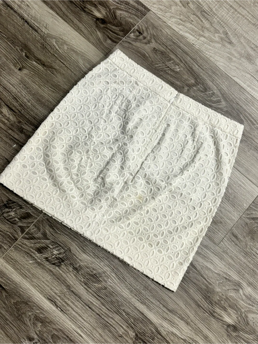 J Crew White Eyelet Skirt - Size 2 image indicator(2)