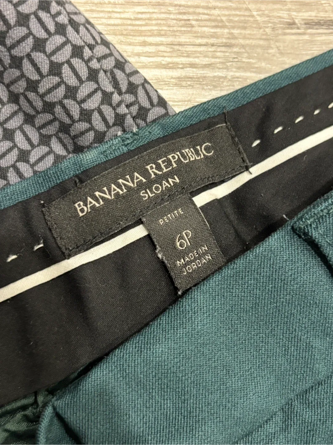 Banana Republic Sloan Pants - Size 6P, 4, 6 image indicator(3)