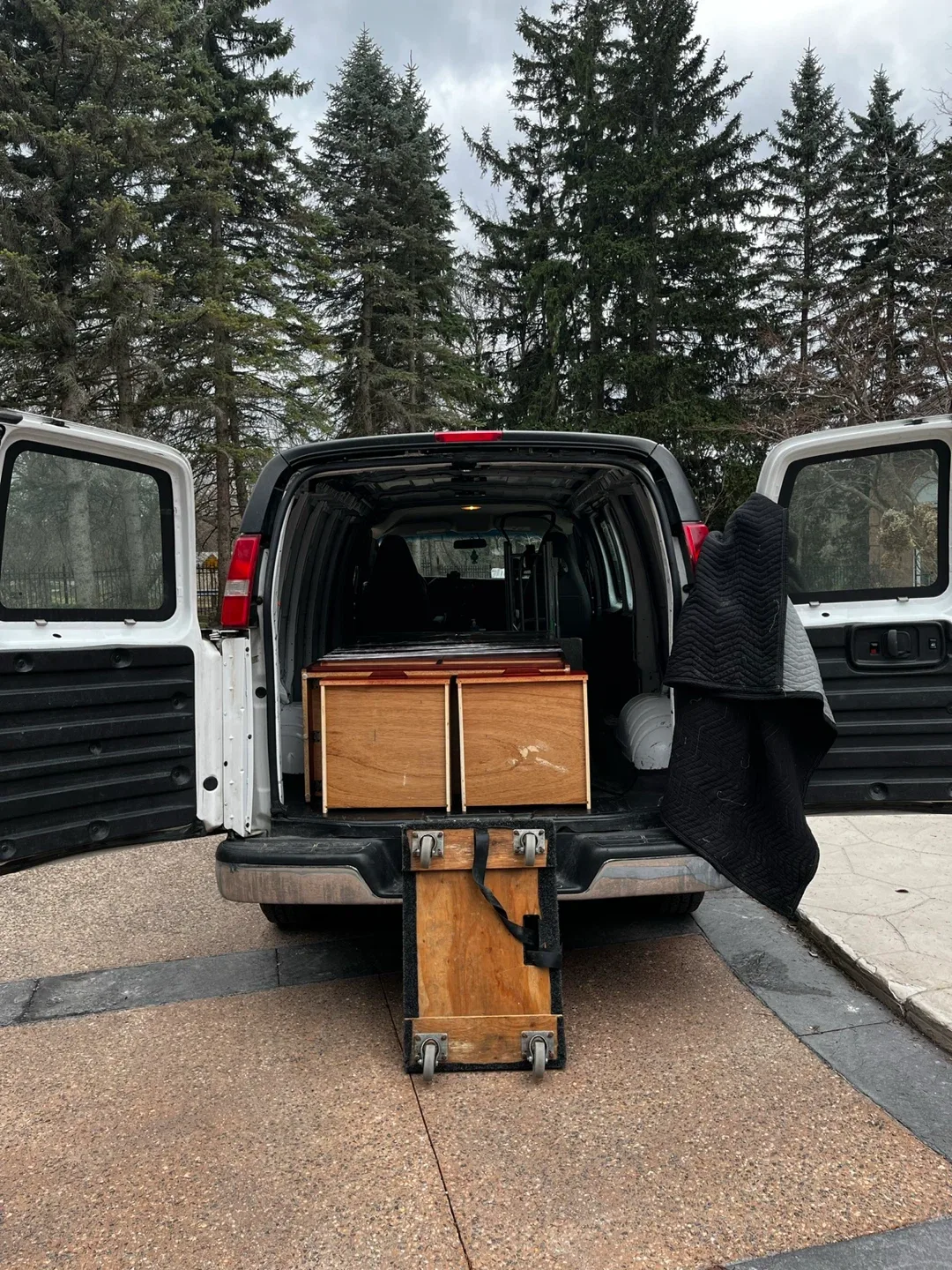 .M.O.V.E.R.S.  FURNITURE AND APPLIANCES.