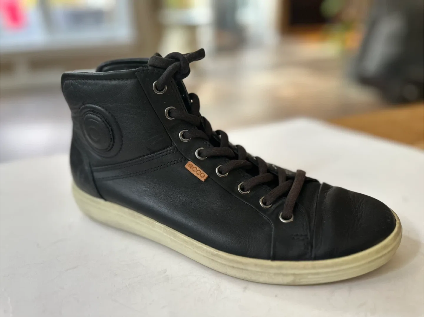 ECCO women’s Leather High-Top Sneakers, Size EUR 41/ US 10-10.5 image indicator(4)