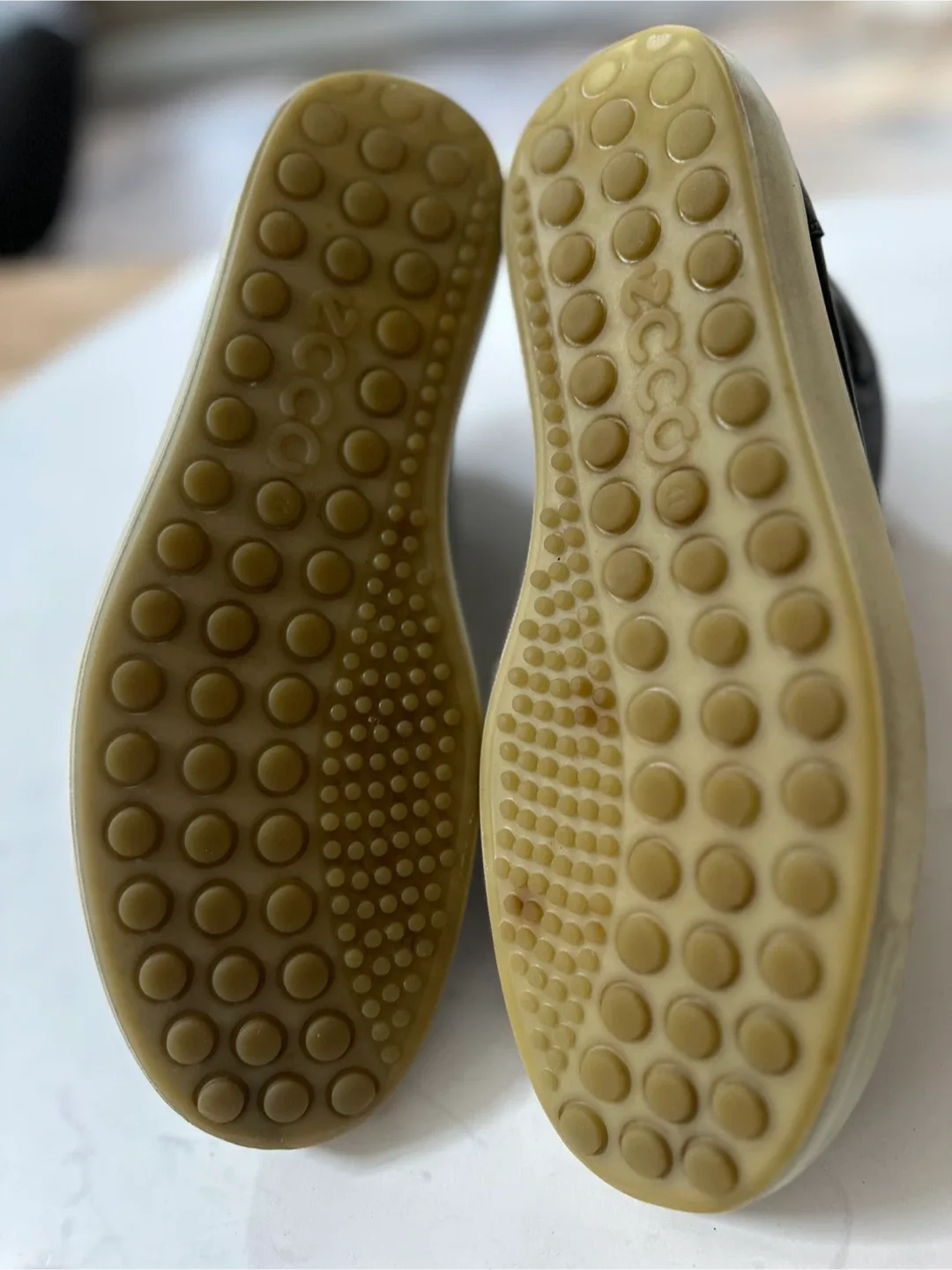 ECCO women’s Leather High-Top Sneakers, Size EUR 41/ US 10-10.5 image indicator(8)