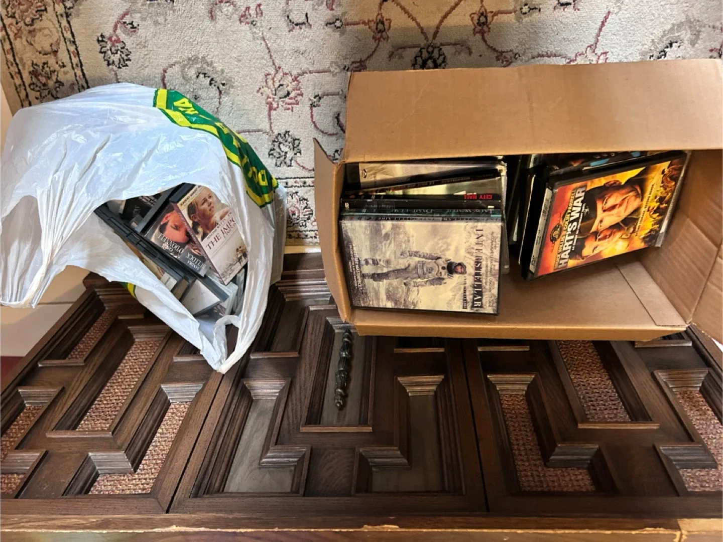 DVD & CD Lot image indicator(2)