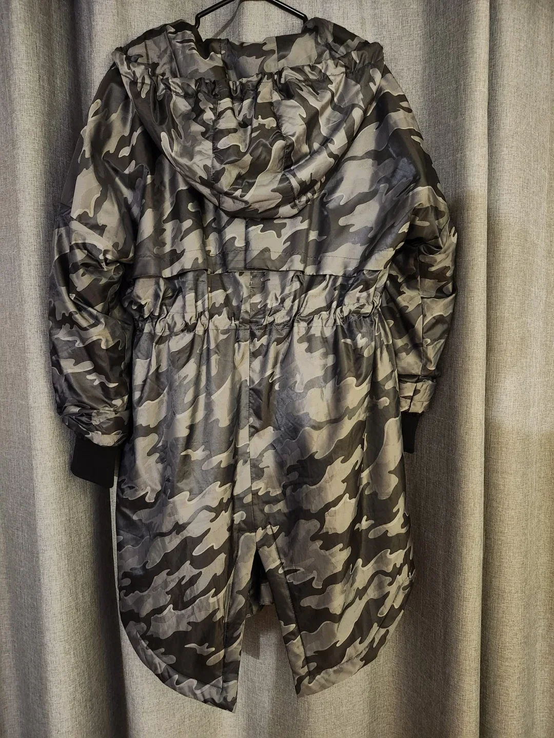 Ivy Park Camo Jacket image indicator(2)