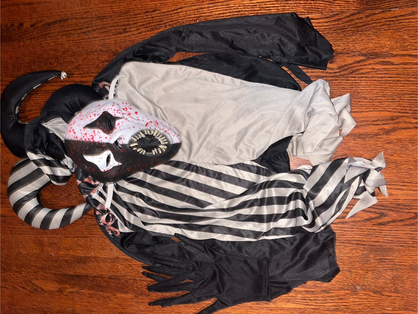 Twisted Jester Costume - Size Large (12-14) - photo 3