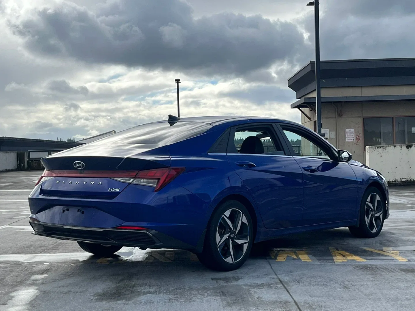 2023 Hyundai Elantra Hybrid image indicator(2)