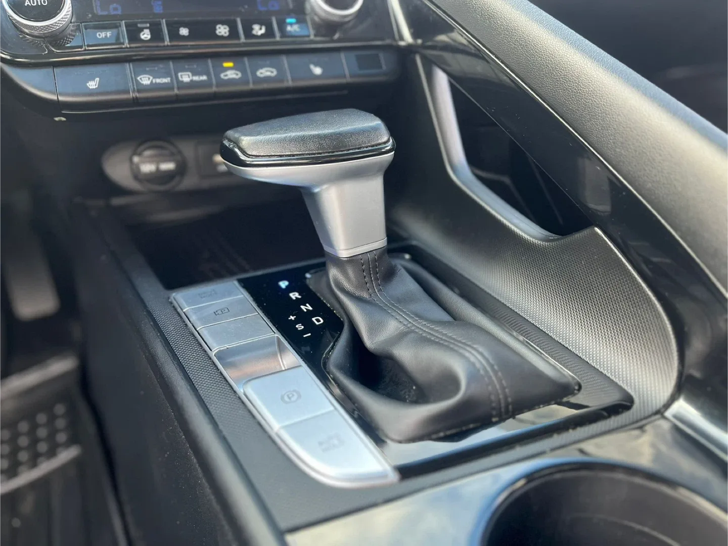 2023 Hyundai Elantra Hybrid image indicator(9)