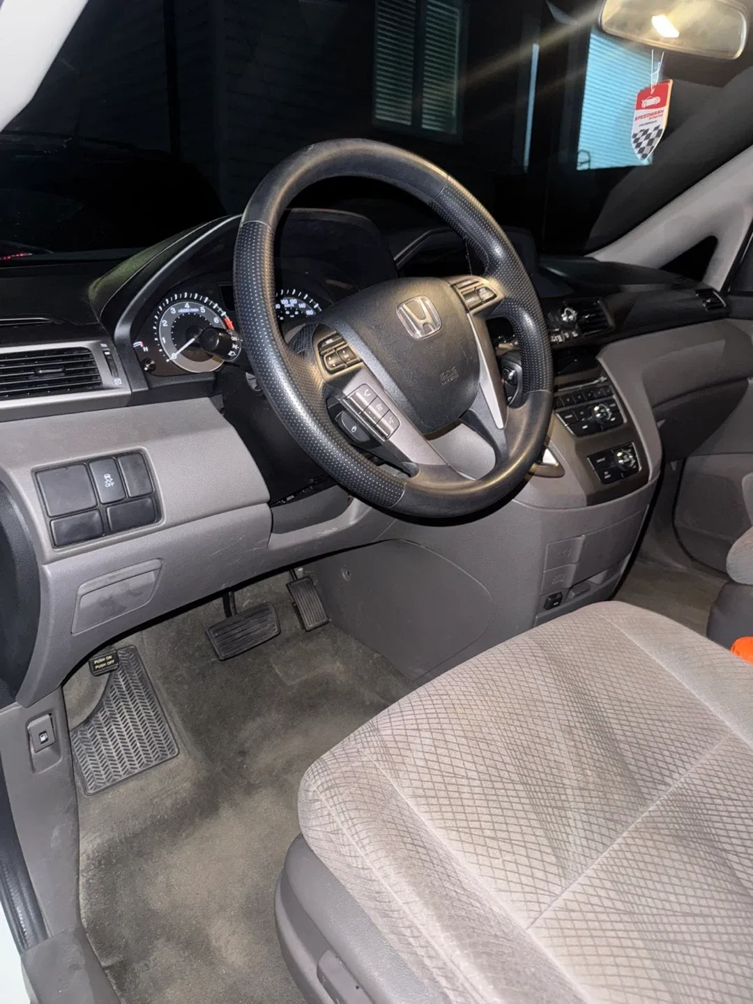 2016 Honda Odyssey *cash deal, VERY negotiable* image indicator(8)