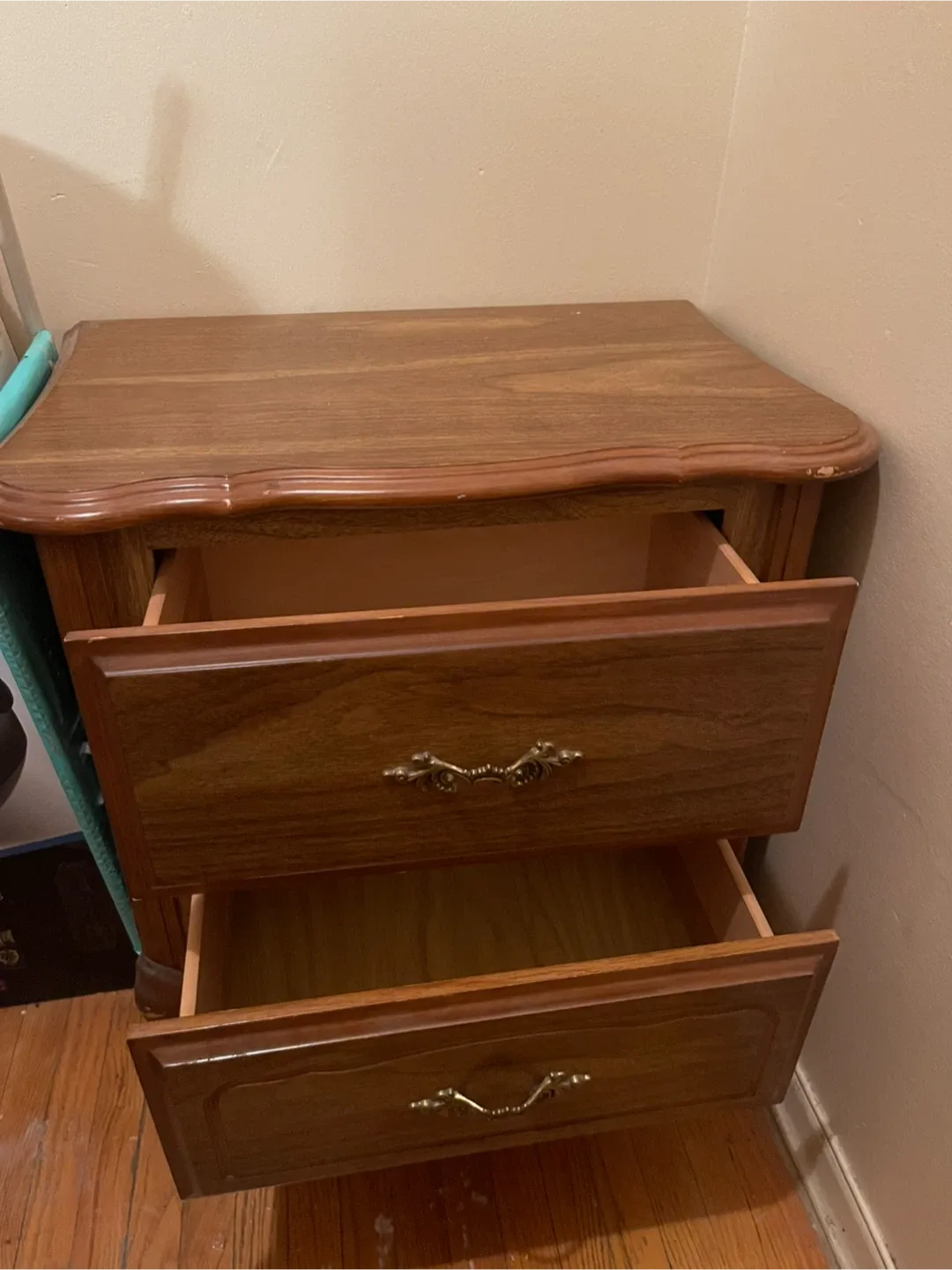 🥕 Wooden 2-Drawer Nightstand image indicator(2)