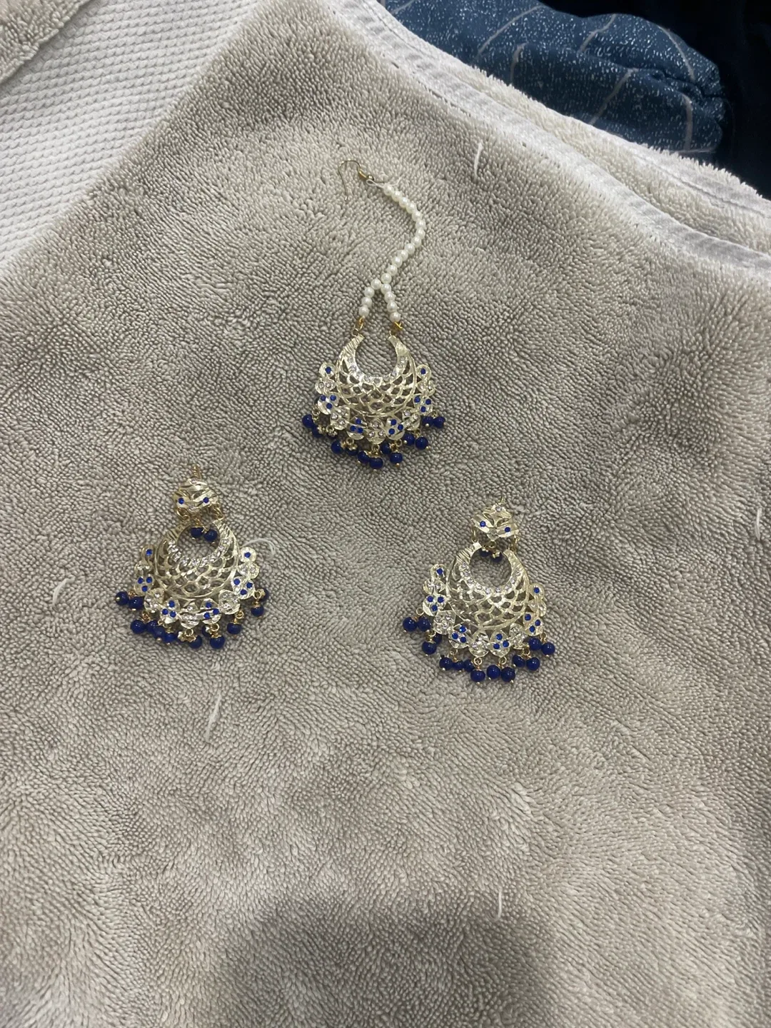 Earrings and Tikka Set thumbnail