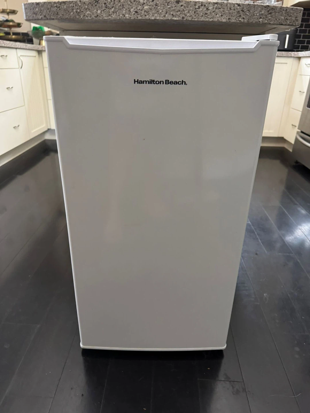 Hamilton Beach Compact Mini Fridge - White - photo 4