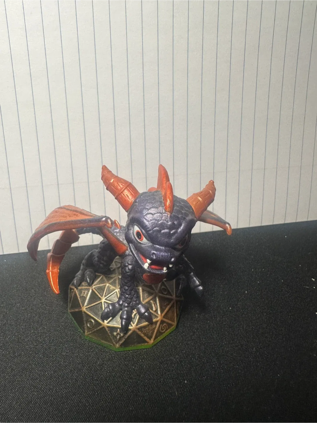 Skylanders Spyro Figure image indicator(3)
