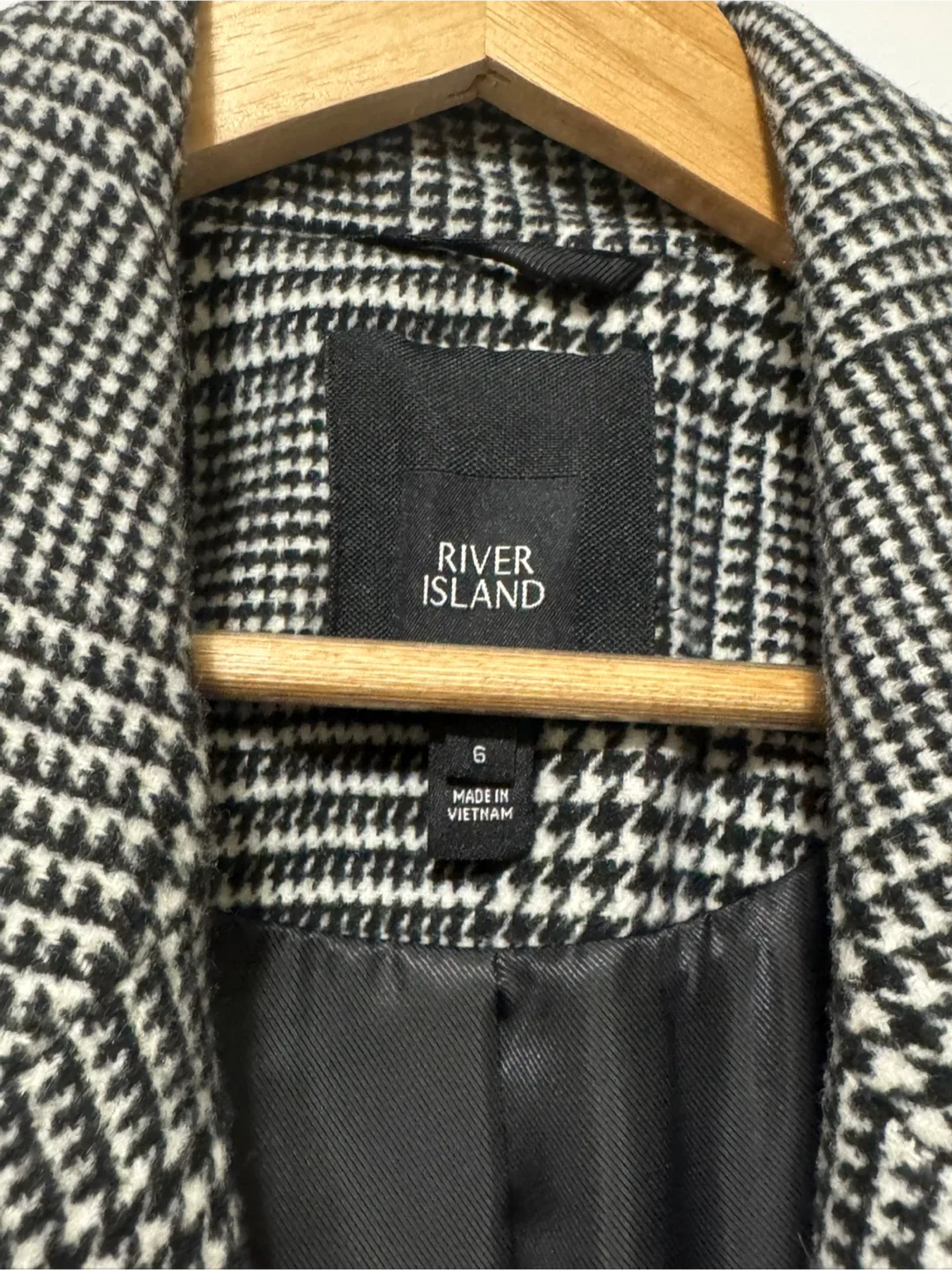 River Island Plaid Coat - Size 6 image indicator(5)