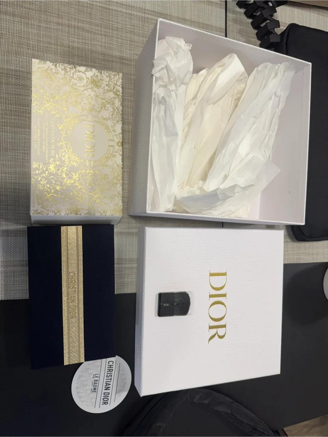 Dior Ecrin Couture Iconic Makeup Colours Palette image indicator(2)