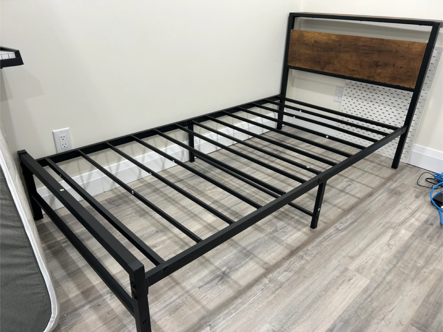 Twin mattress and frame - photo 2
