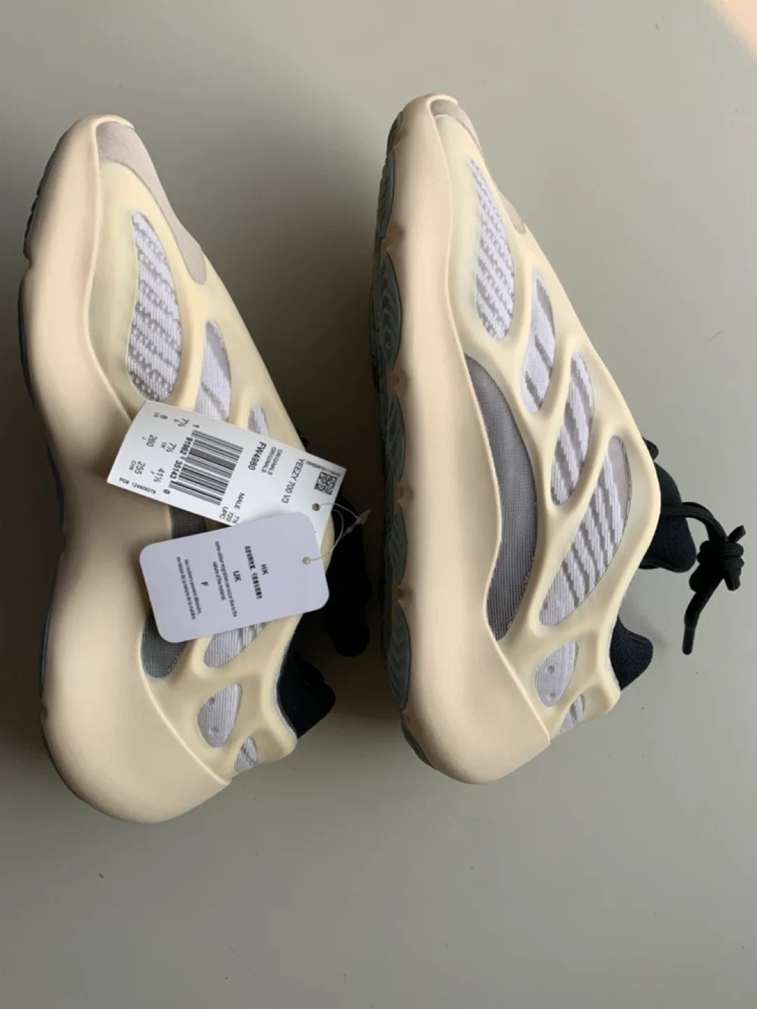 Adidas Yeezy 700 V3 'Azael' Size 8 image indicator(2)