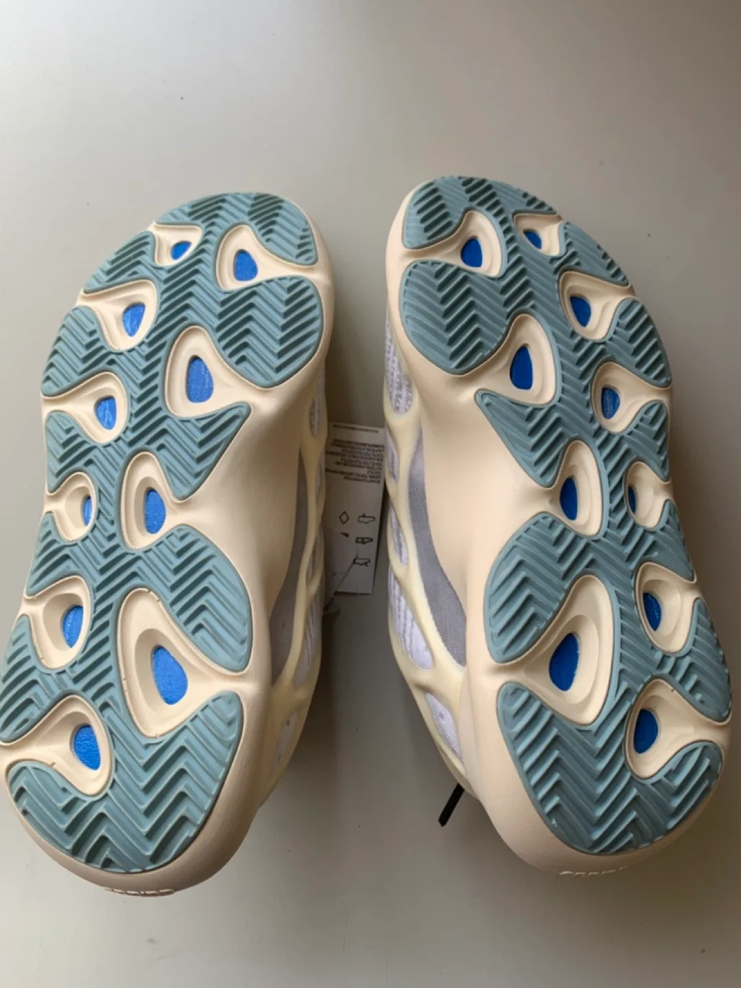 Adidas Yeezy 700 V3 'Azael' Size 8 image indicator(5)