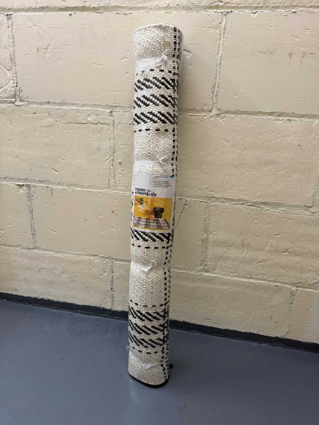 Room Essentials Plaid Chindi Woven Rug image indicator(3)