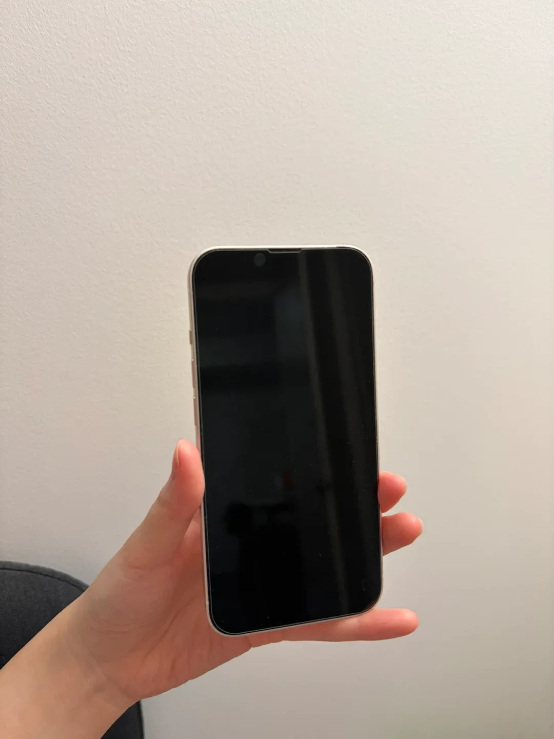 iPhone 13 - Pink 256GB (unlocked) image indicator(7)