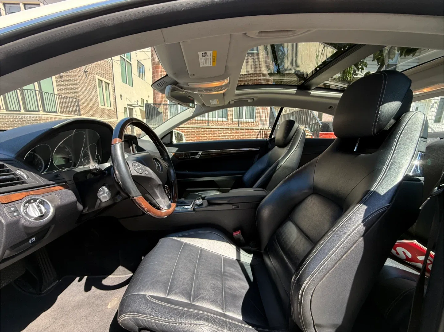 2011 Mercedes-Benz E350 Coupe image indicator(8)