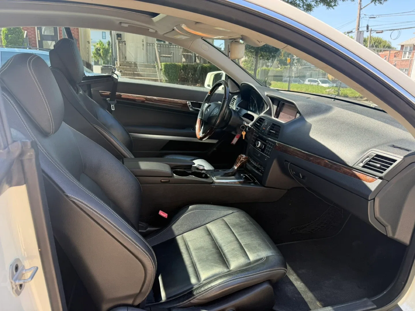 2011 Mercedes-Benz E350 Coupe image indicator(9)