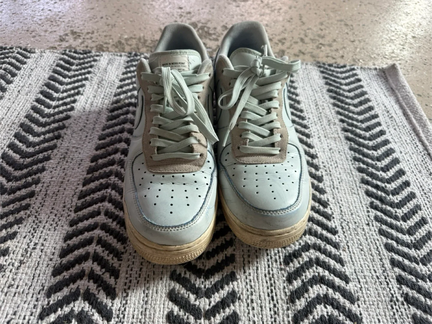 Devin Booker AF1s image indicator(4)