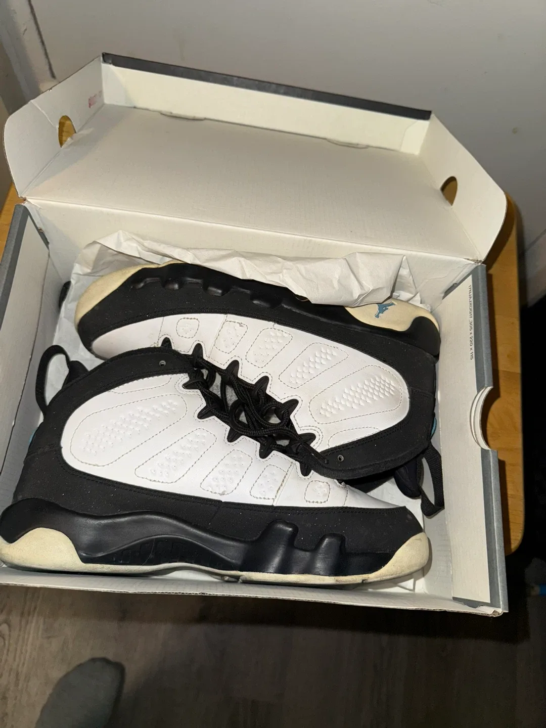 Air Jordan 9 Retro (GS) Size 7Y image indicator(3)