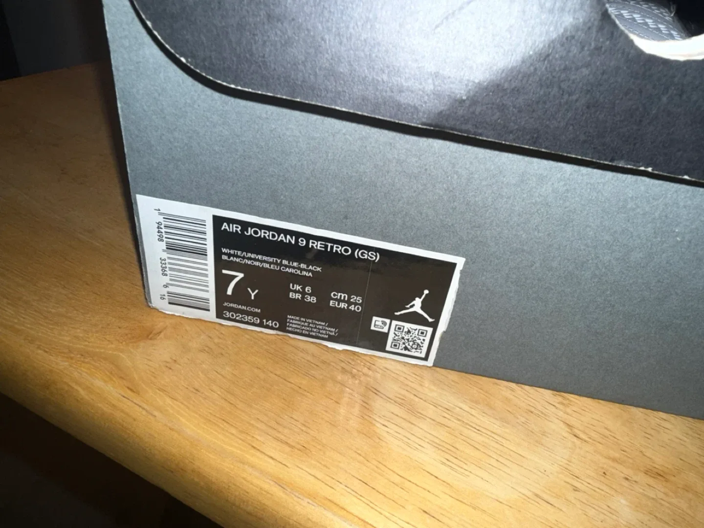 Air Jordan 9 Retro (GS) Size 7Y image indicator(5)