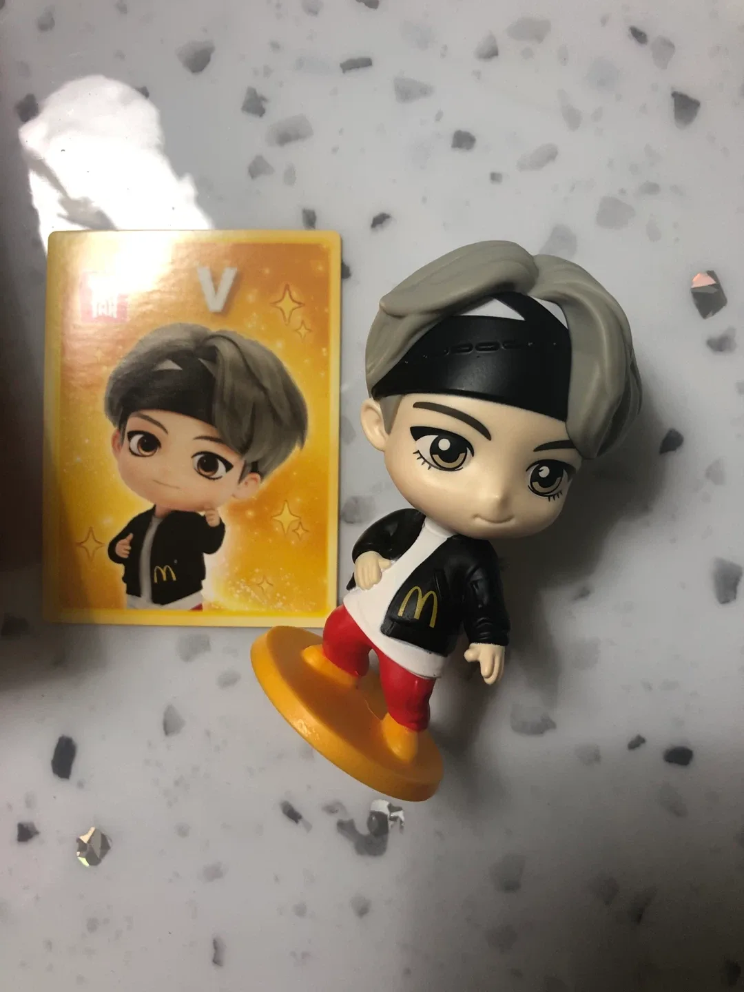 McDonald's 🥕 TinyTAN V Figurine Free cycle thumbnail