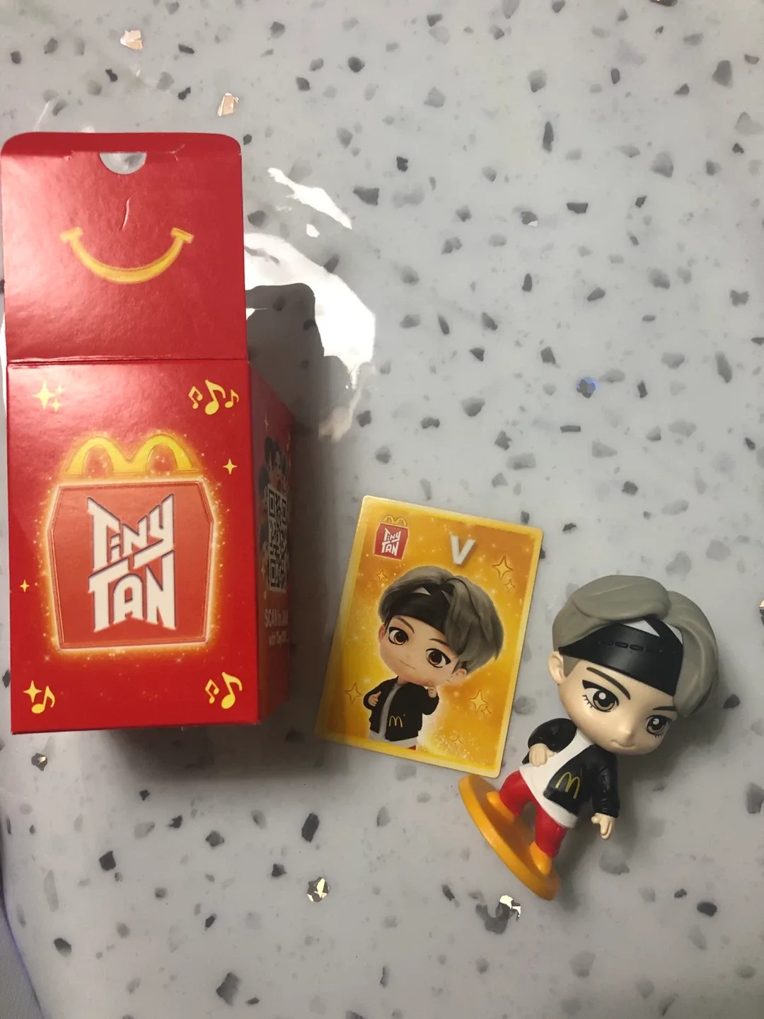 McDonald's 🥕 TinyTAN V Figurine Free cycle image indicator(2)