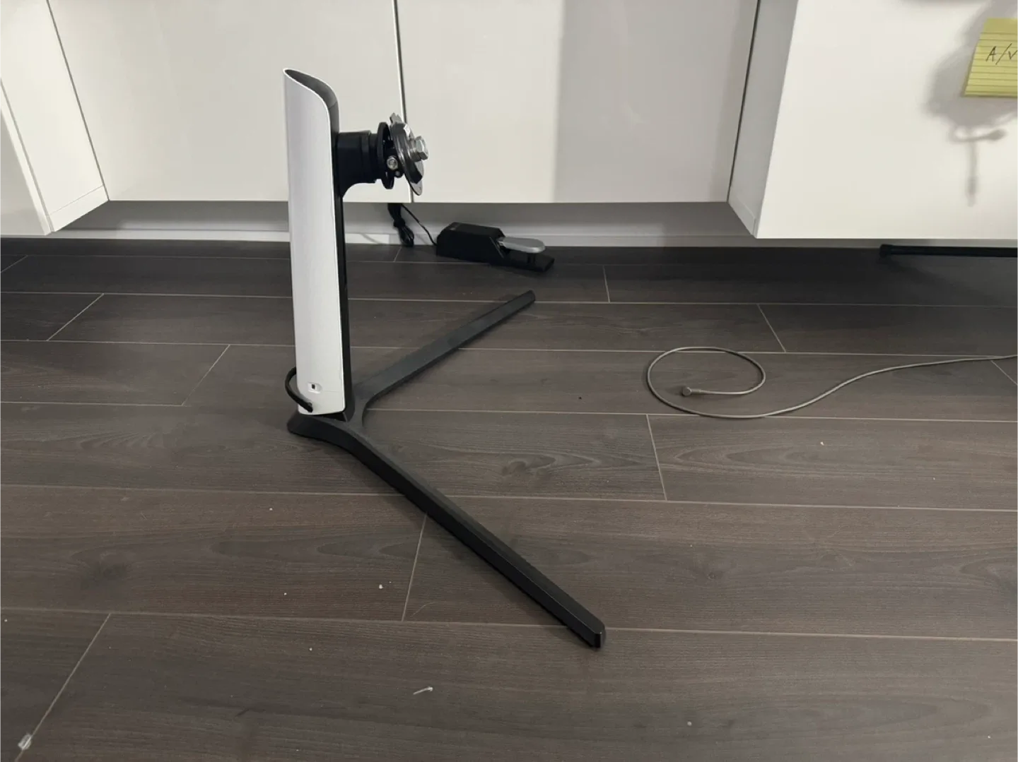 FREE Samsung Monitor Stand (Odyssey Neo G9) image indicator(2)