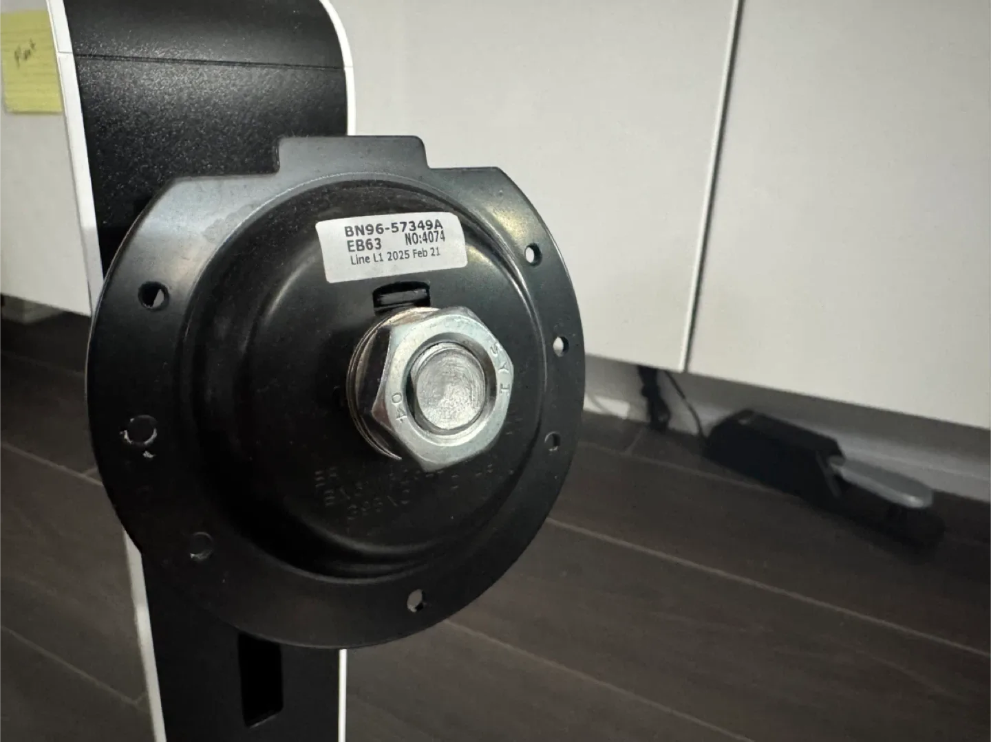 FREE Samsung Monitor Stand (Odyssey Neo G9) image indicator(3)