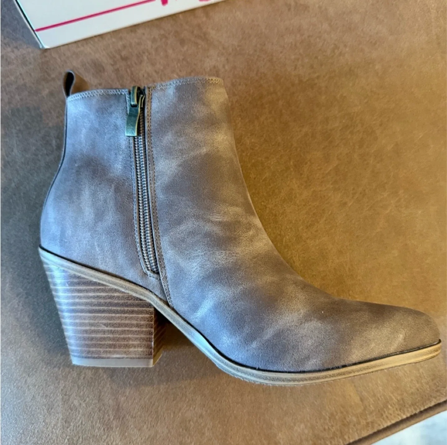 Ankle Boot in Tan Oil - Size 7 image indicator(4)