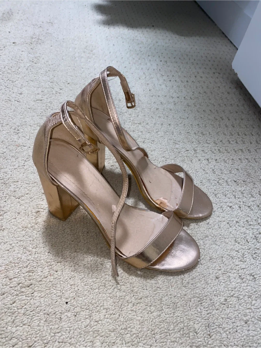 Rose Gold Heels, Size 9US image indicator(2)