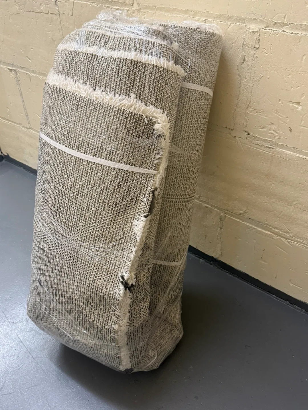 Geometric Shag Area Rug - White & Black image indicator(4)