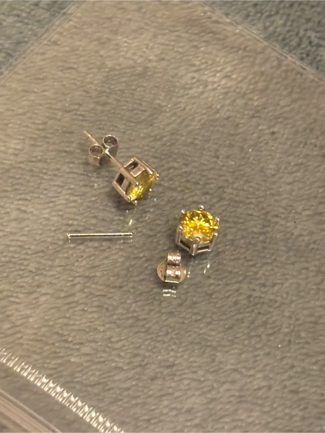 2 Carat Yellow Moissanite stud earring 925 silver image indicator(2)