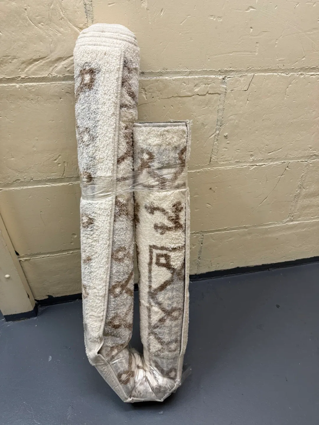 Kensington Persian Style Area Rug image indicator(2)