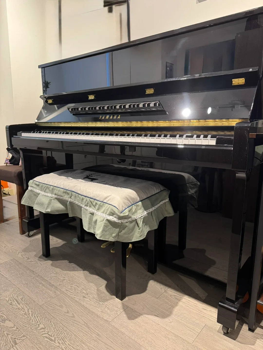 Yamaha B3 Upright Piano image indicator(2)