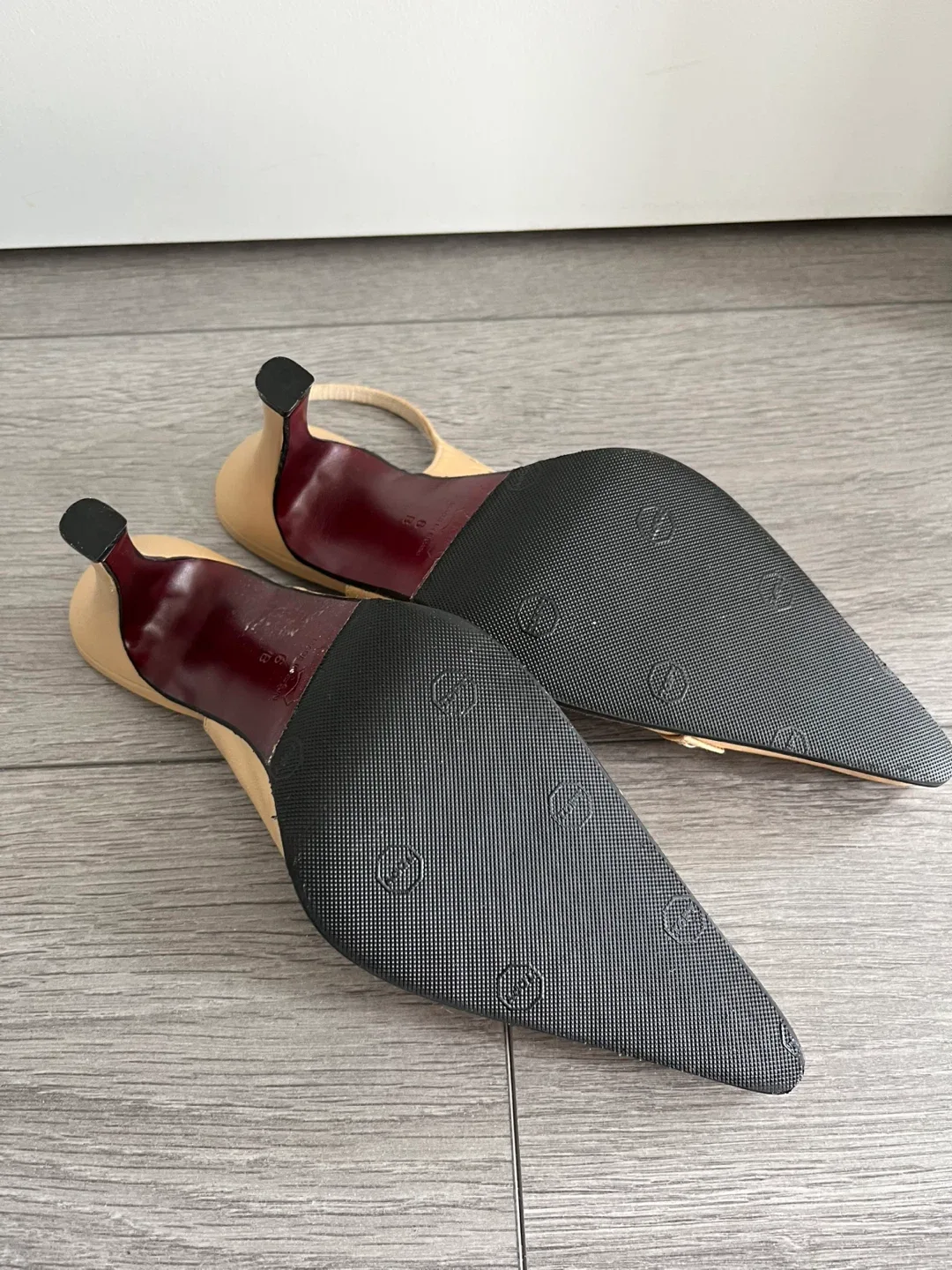 Charles David Beige Slingback Heels image indicator(5)