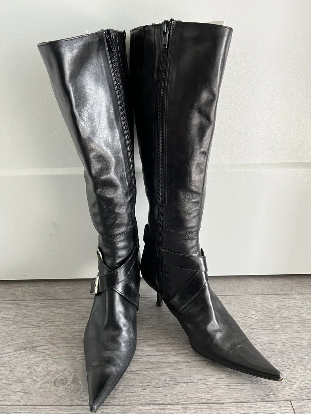 Vero Cuoio Black Leather Knee High Boots - Size 35 image indicator(3)