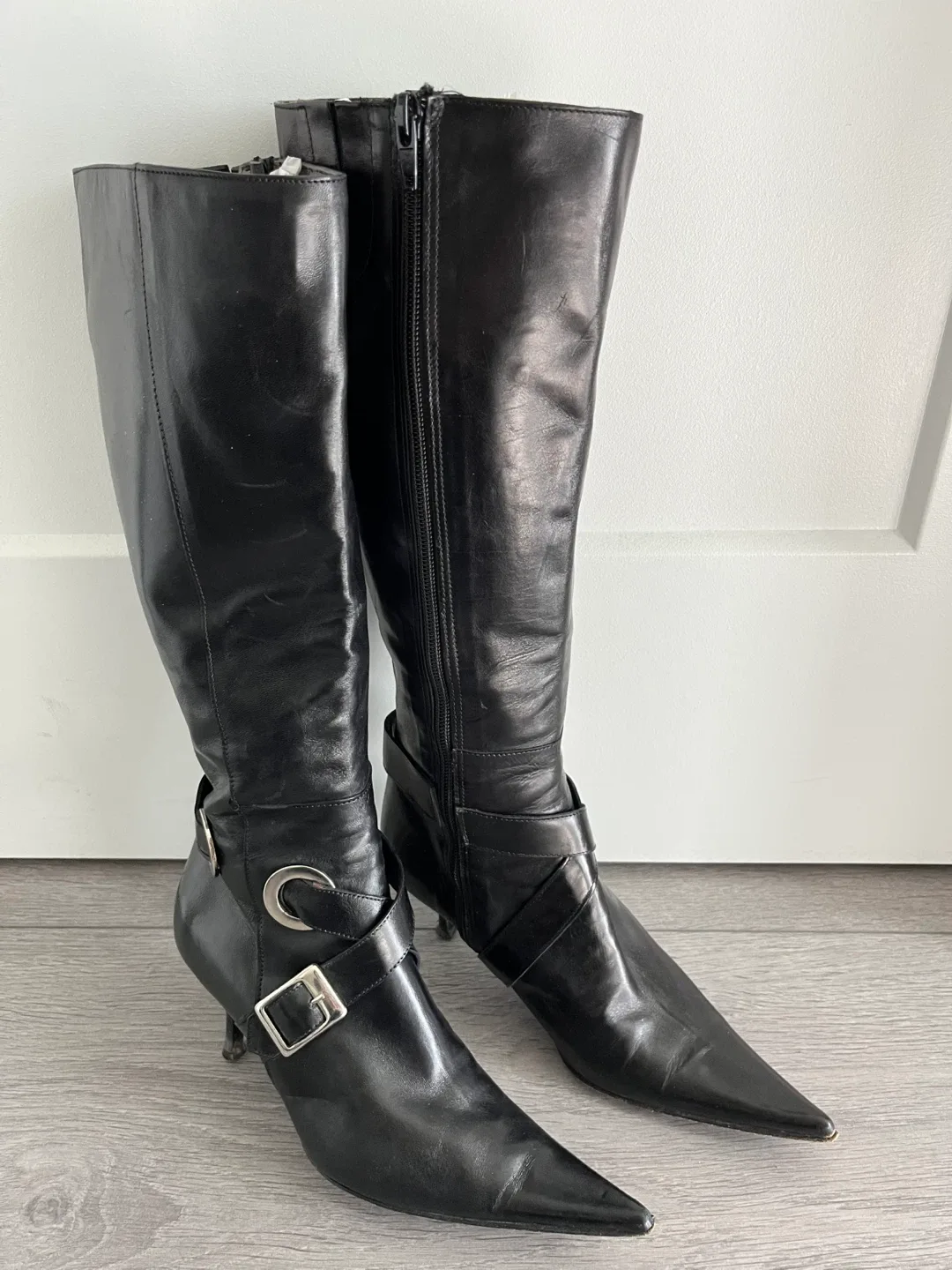 Vero Cuoio Black Leather Knee High Boots - Size 35 image indicator(2)