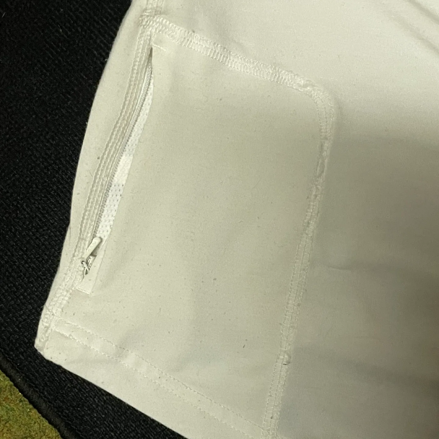 Oakley Tank Top with zip pocket - Size S image indicator(4)