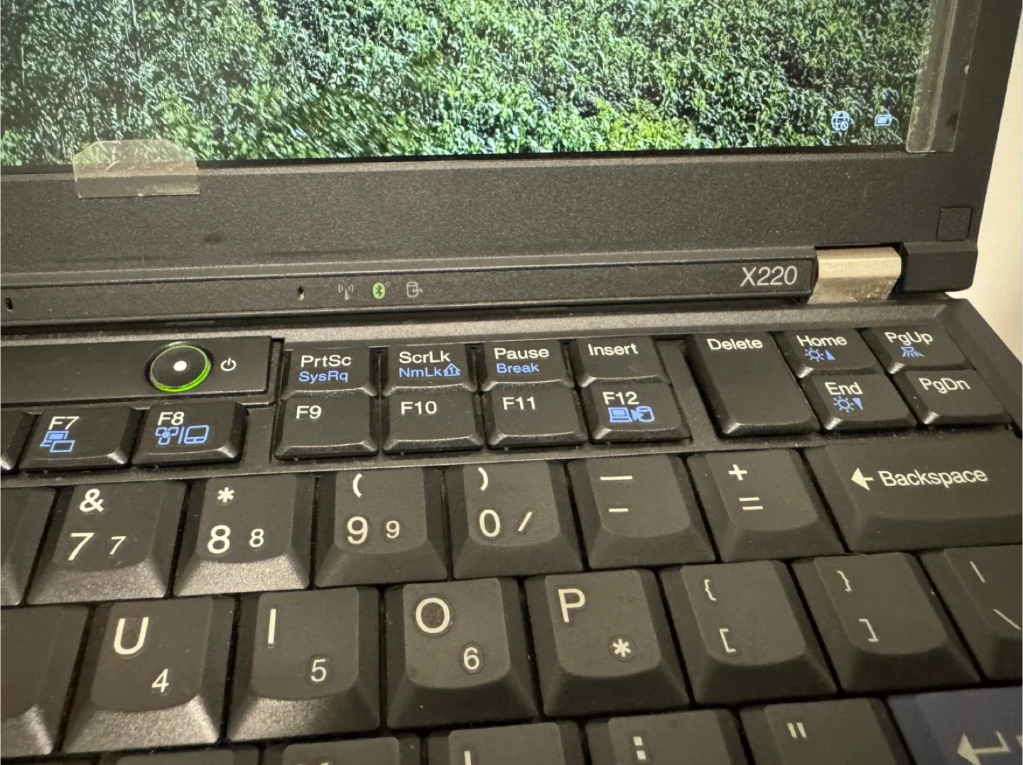 Lenovo ThinkPad X220 Laptop image indicator(2)