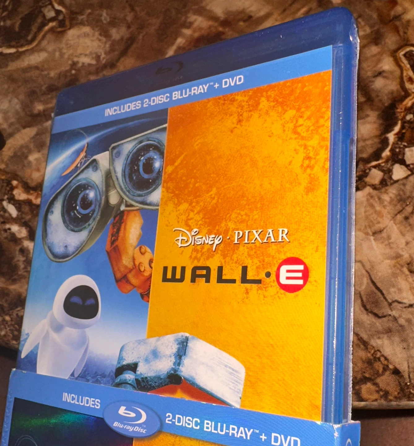 Disney Pixar WALL-E 2-Disc Blu-ray + DVD - photo 3