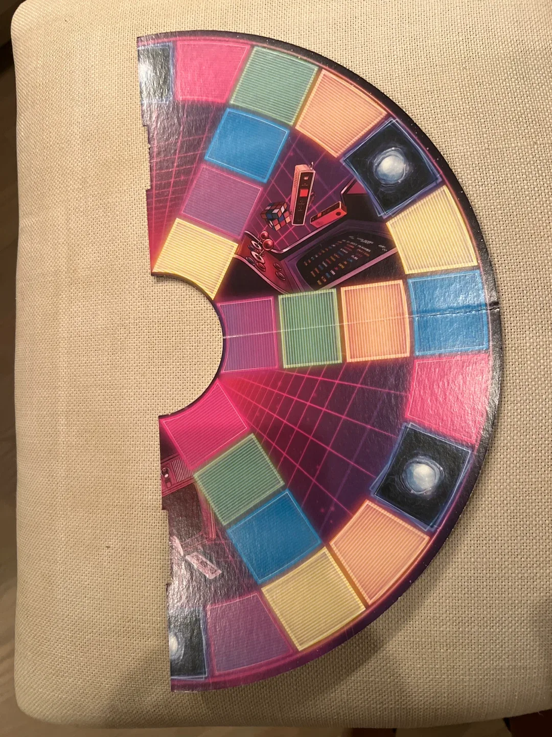 Trivial Pursuit Back to the 80s Stranger Things Edition image indicator(5)