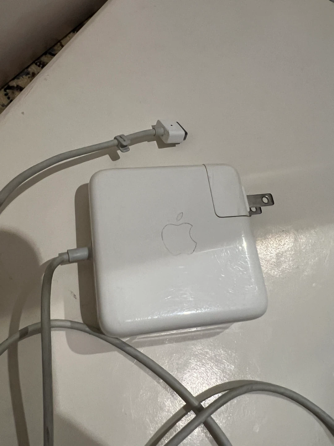 Apple 60W Portable Power Adapter A1184 - photo 2